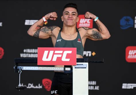 jessica andrade nude|UFC champ Jessica Andrade posts nude photo wearing nothing。